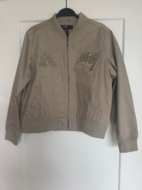 NFL TB Buccaneers Pro Standard Luxury Athletic Collection Bomber Jacket - M